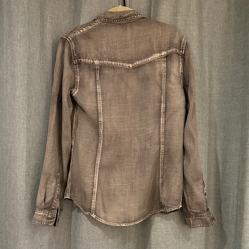 Cloth & Stone Charcoal Button-Up Shirt - Picture 4 of 4